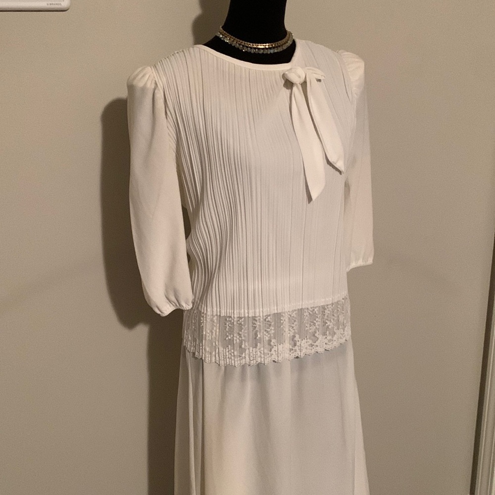 ✨ Vintage 1980s CUE White Pleated Midi Dress (Made in USA) ✨